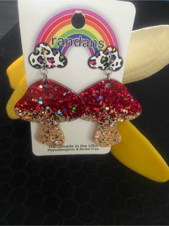 Randans Jewelry - 🍄Randans Red Glitter Mushroom Dangle Earrings